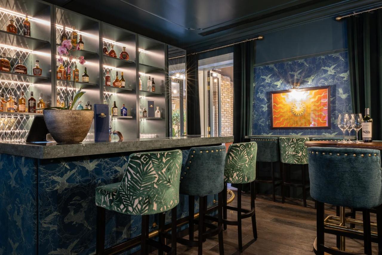 Sun Street Hotel Shoreditch Londra Exterior foto The bar at the 2019 edition of the London Cocktail Masterclass